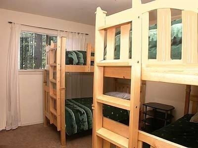 Room 3, 1786 High Meadow Trail 4 Bedroom Home by RedAwning, El Dorado