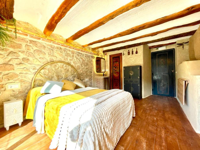 2, La Pequena Cantonesa, Teruel