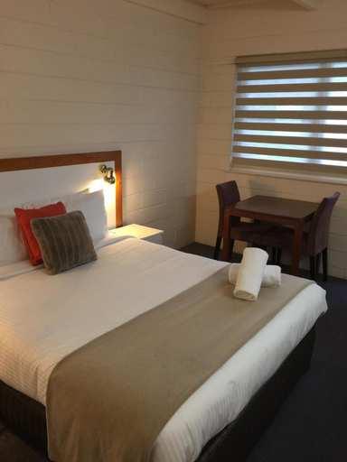 Others 2, Wattle Motel, Mitchell - North