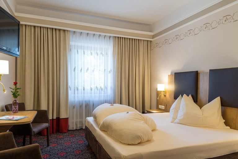 Bedroom 4, Hotel Krone Tirol, Reutte