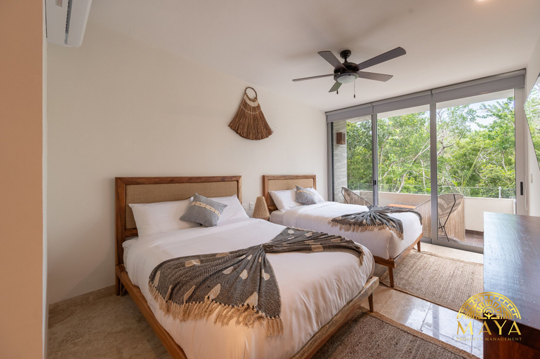 Room 2, NHOA 208C Lux 1BR Condo Jungle View in Aldea Zama, Cozumel