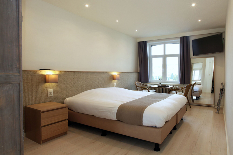 Bedroom 2, Hotel Cecil, West-Vlaanderen