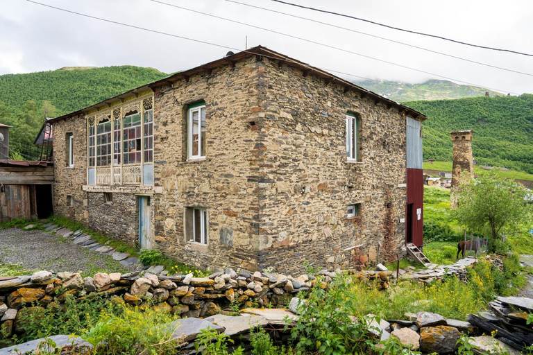 Exterior & Views