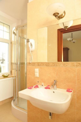 Bathroom 4, Hotel Arkadia Royal, Warsaw