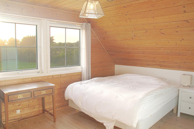 Bedroom 3, Between the dunes and the sea, Manche