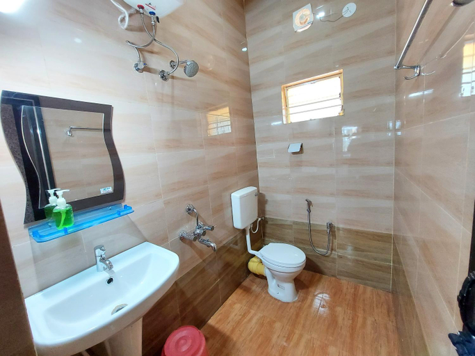 Bathroom 4, Aappayan Guest House & Restaurant, Santiniketan, Birbhum