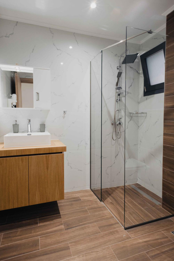 Bathroom 2, Savere luxury studios, Thessaly