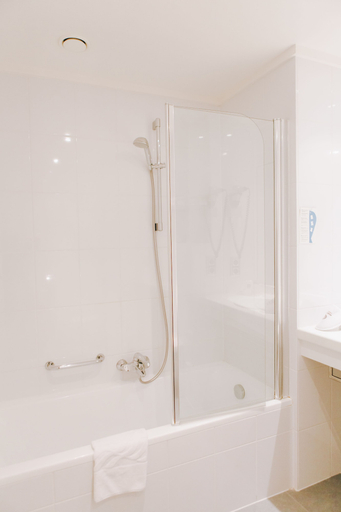 Bathroom 3, Andromeda Hotel, West-Vlaanderen
