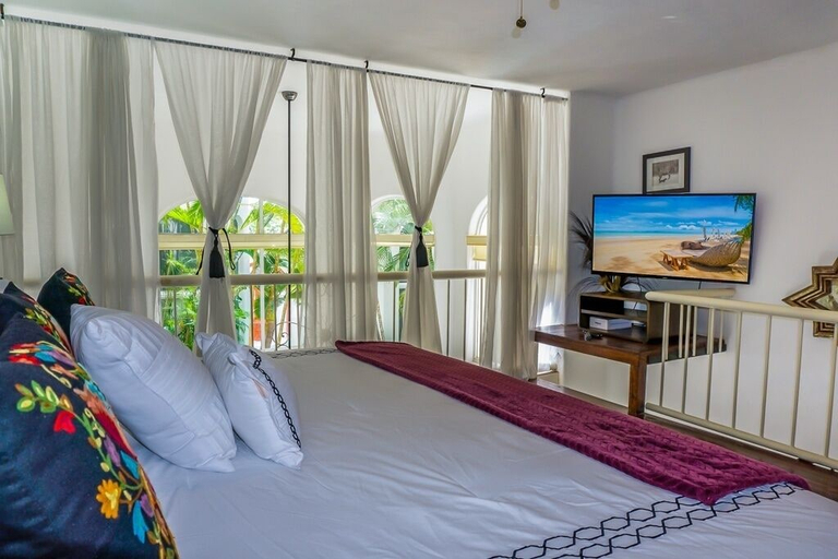 Room 4, Royal Palms 3 1 Bedroom Condo by RedAwning, Cozumel