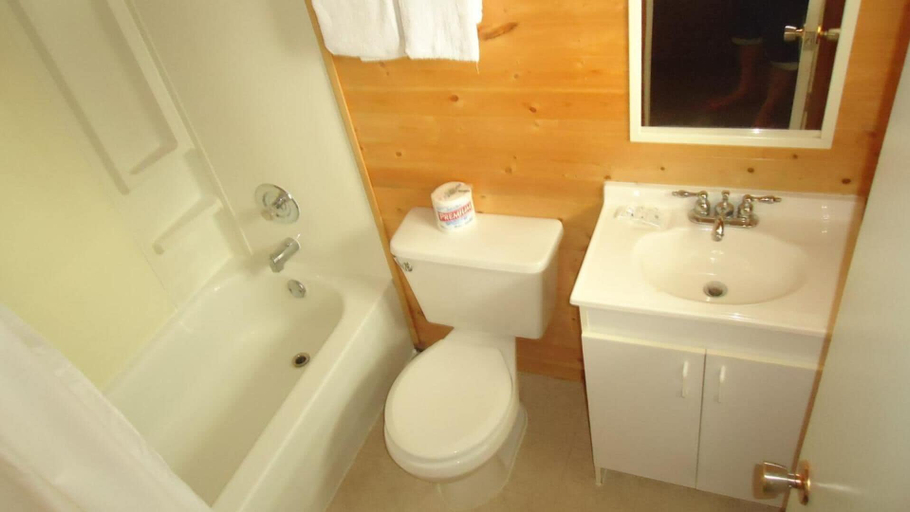 Bathroom 3, The Dreamland Motel, Division No. 7