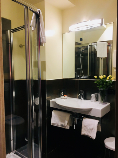 Bathroom 5, Kristal, Vicenza