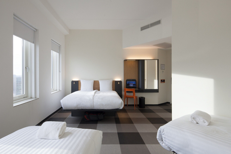 Bedroom 5, easyHotel The Hague Scheveningen Beach, The Hague