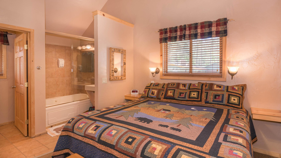 Bedroom 3, Shadow Mountain Lodge and Cabins, Lincoln