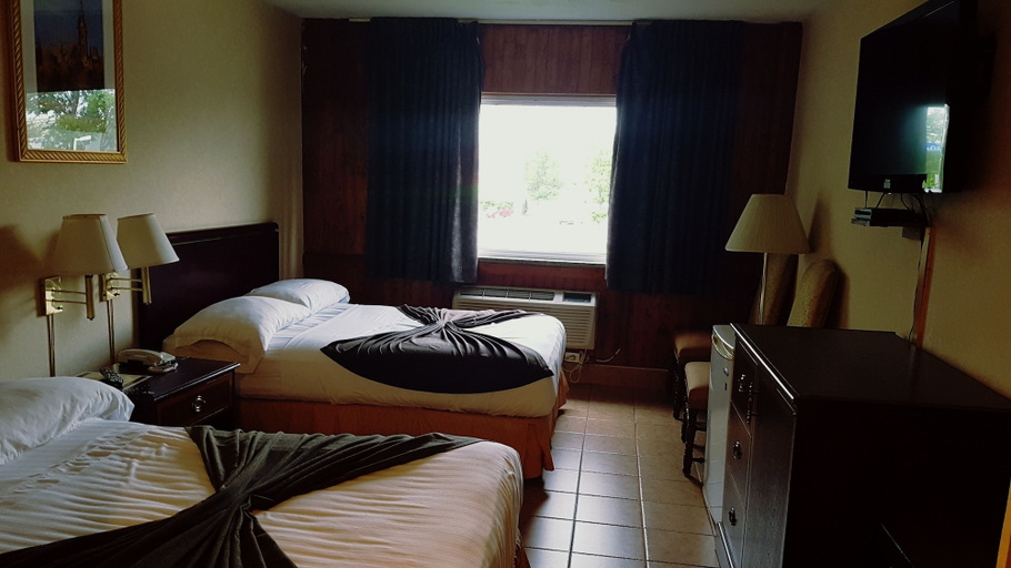 Others 5, Chomedey Inn, Laval