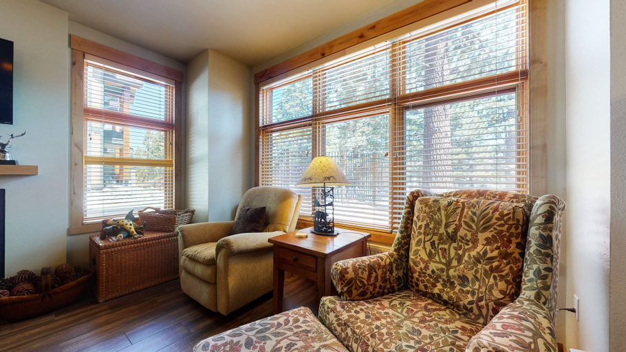 Living room 4, Solstice 11 Amazing Location on Golf Course, Heated Garage, Private Washer Dryer by RedAwning, Mono