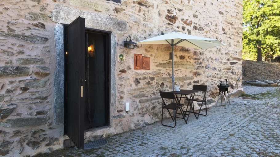 Others 2, Casas de Xisto, Mogadouro