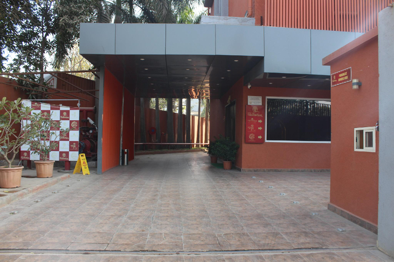 Exterior & Views, Hotel madhuban, Dadra and Nagar Haveli