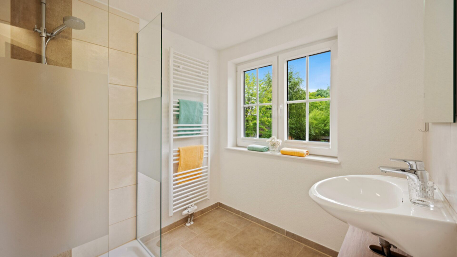 Bathroom 5, Hotel Deichinsel, Friesland