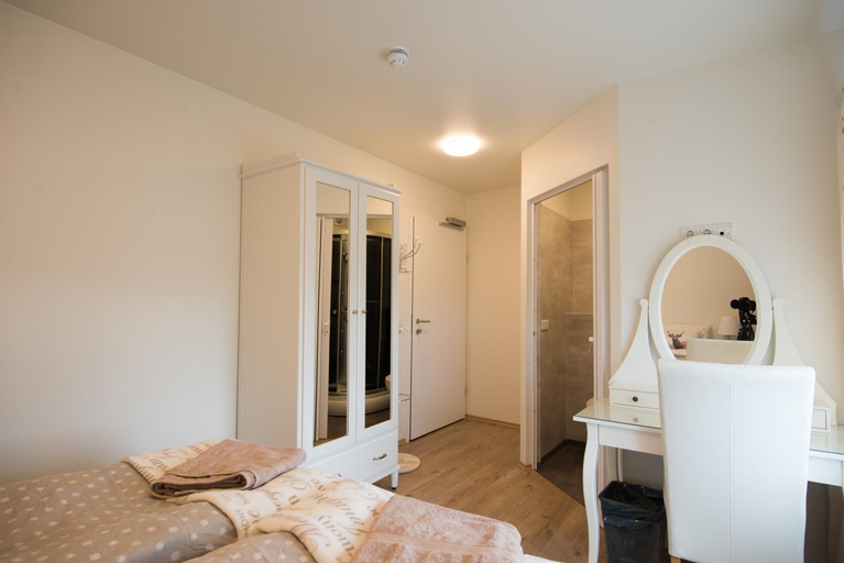 Bedroom 4, Guesthouse Grund, Grindavík