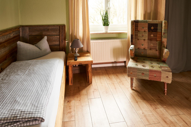 Bedroom 1, Haus am Bach Allershausen, Freising