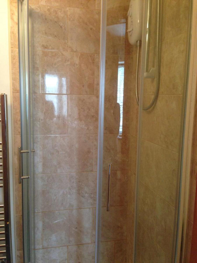 Shower, The Queen Anne, Derbyshire