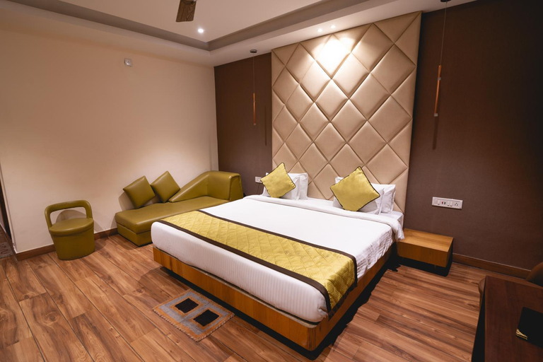 Bedroom 2, Hotel Central Plaza, Darjiling