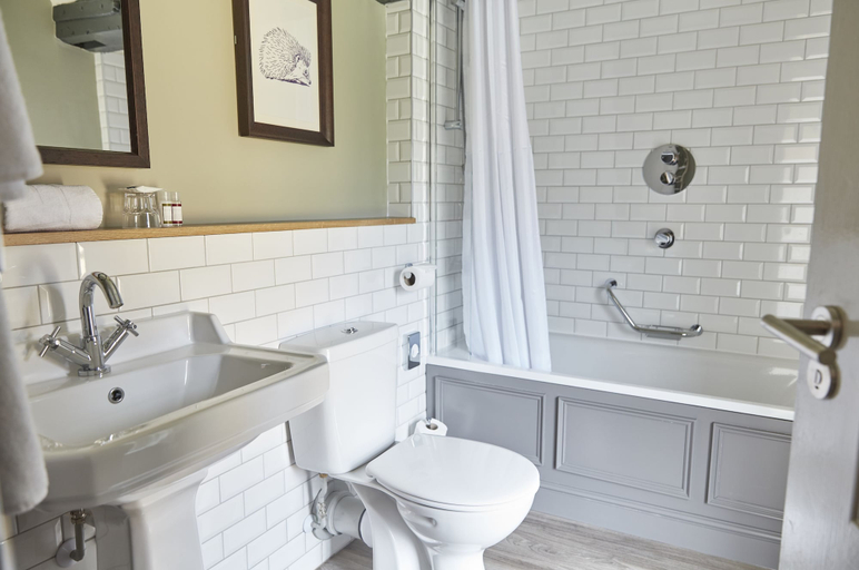 Bathroom 3, Swan Hotel Thaxted by Greene King Inns, Essex