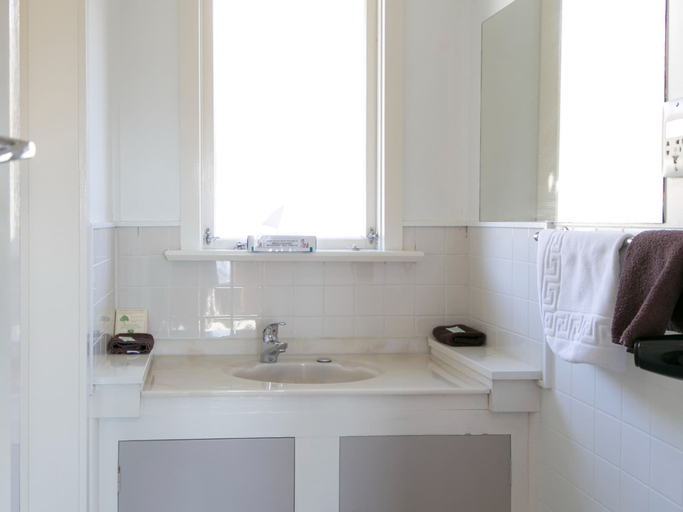 Bathroom 4, Tasman Holiday Parks – Wanaka, Queenstown-Lakes