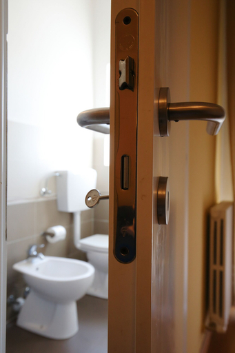 Bathroom 3, Hotel Samoggia, Bologna