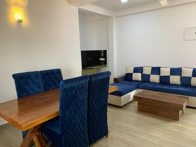 Shared lounge/TV area