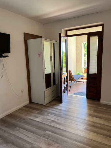 Others 4, Apartmani Vrankovic, Jelsa