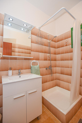 Bathroom 3, Apartments Kate - with Balcony & Free Private Parking Near the Centre, Pag