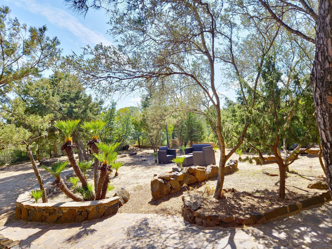 Others 2, Villa dei Pini - Villa indipendente di design a pochi passi dal mare, Nuoro