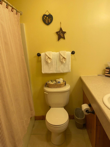 Bathroom 4, The Garrett Inn, Garrett