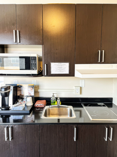 Private kitchen, Northern Lights Inn & Suites, Division No. 18