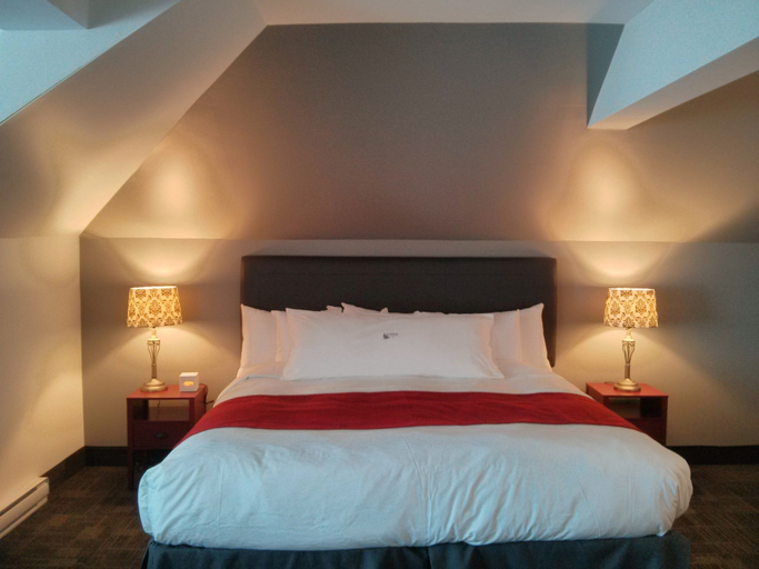 Bedroom 3, L'Auberge du Lac Saint-Pierre, Francheville