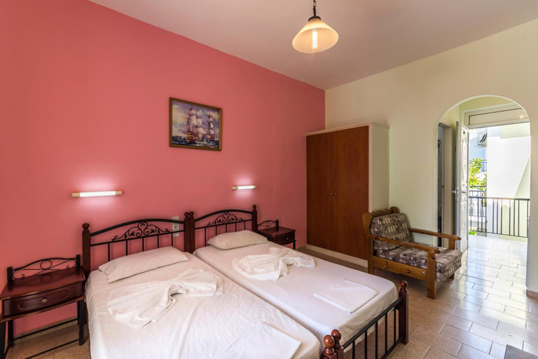 Bedroom 3, Vossos Hotel Apartments, Ionian Islands