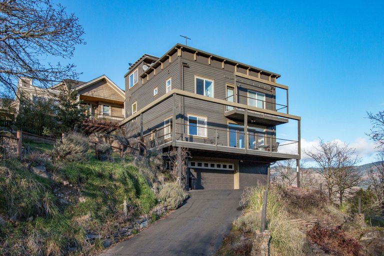 Exterior 5, Hazel House 4 Bedroom Home by RedAwning, Hood River