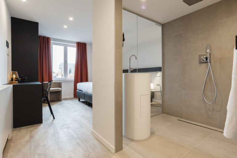 Bathroom 5, Hotel Portinari, West-Vlaanderen