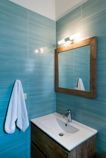 Bathroom 3, Estia Coastal Dream - Lush Enchanting Garden Gem, Peloponnese