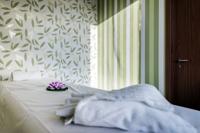 Bedroom 3, Garzon Pláza, Győr