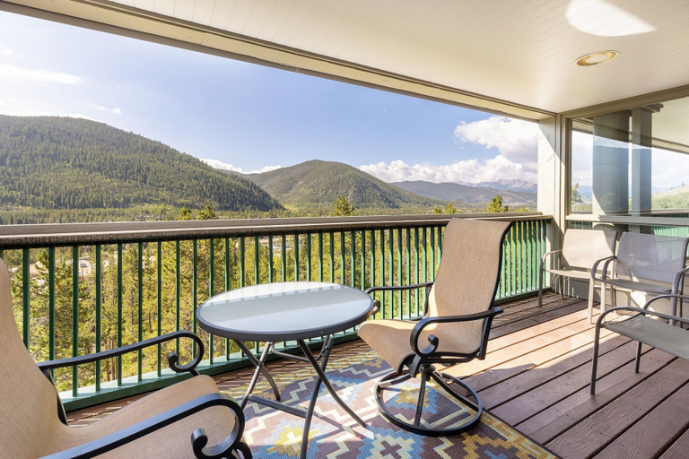 Balcony 4, 2534 Saints Johns 2 Bedroom Condo by RedAwning, Summit