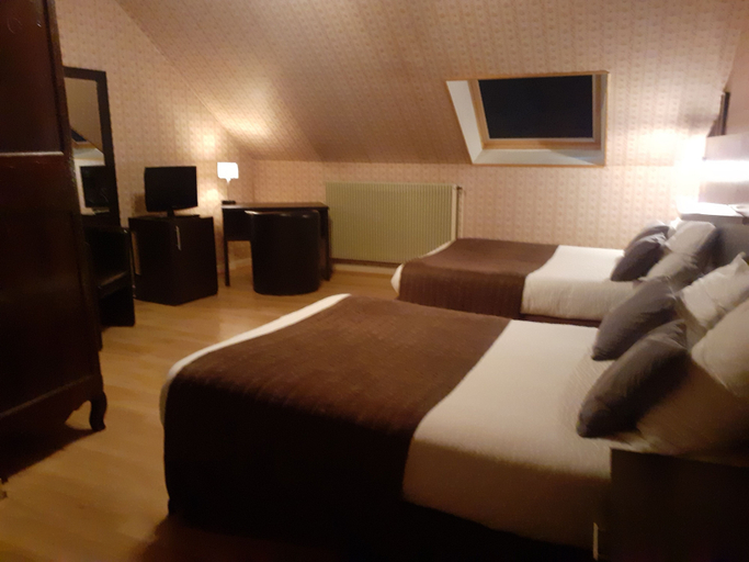 Room 3, Hôtel de l'Ecu, Côte-d'Or