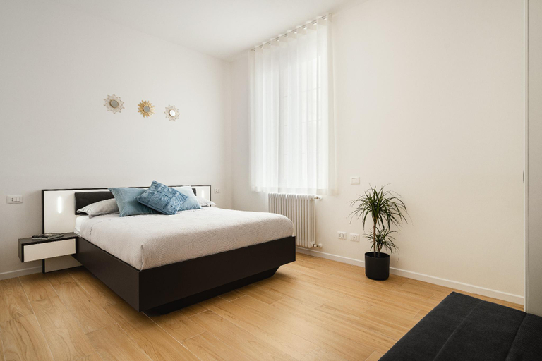 Bedroom 2, Golden Teal & Silver Birch, Bergamo