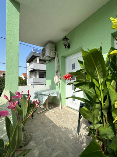Others 5, Apartmani Tratincica, Vodice