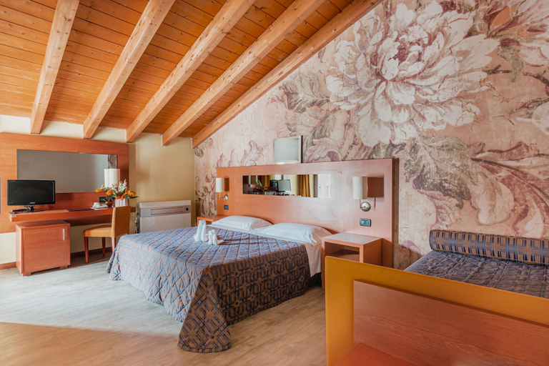 Bedroom 2, Hotel City Verona, Verona