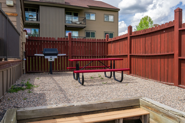 BBQ/picnic area 3, Shadow Run C303 2 Bedroom Condo by RedAwning, Routt