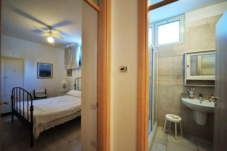 Bedroom 3, CASA NEL VERDE CON GIARDINO E PISCINA PRIVATA, Bari
