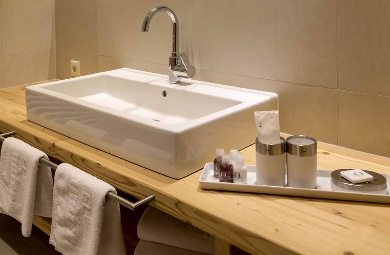 Bathroom 5, Anewandter Historic Hotel, Bolzano