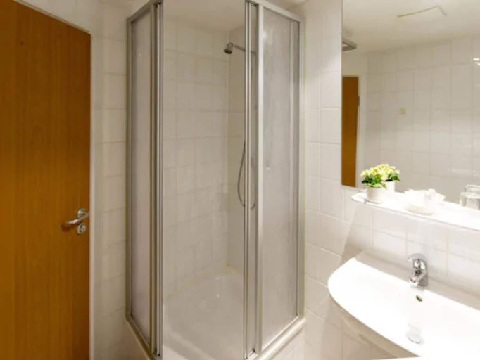 Bathroom 4, Hotel NearBy, Region Hannover